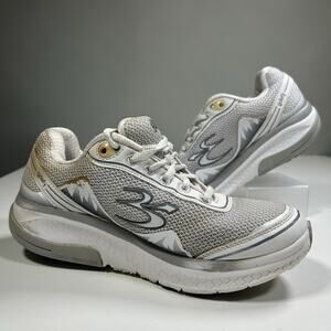 GDEFY Shoes Women’s 7 White Athletic Sneakers ￼
